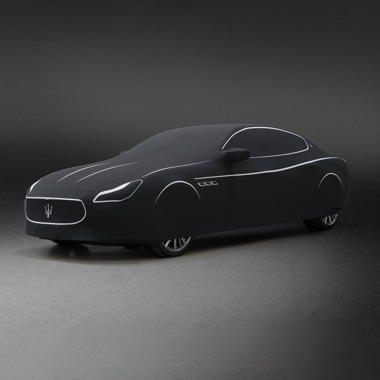 Telo copriauto nero di Zegna di Maserati Ghibli
