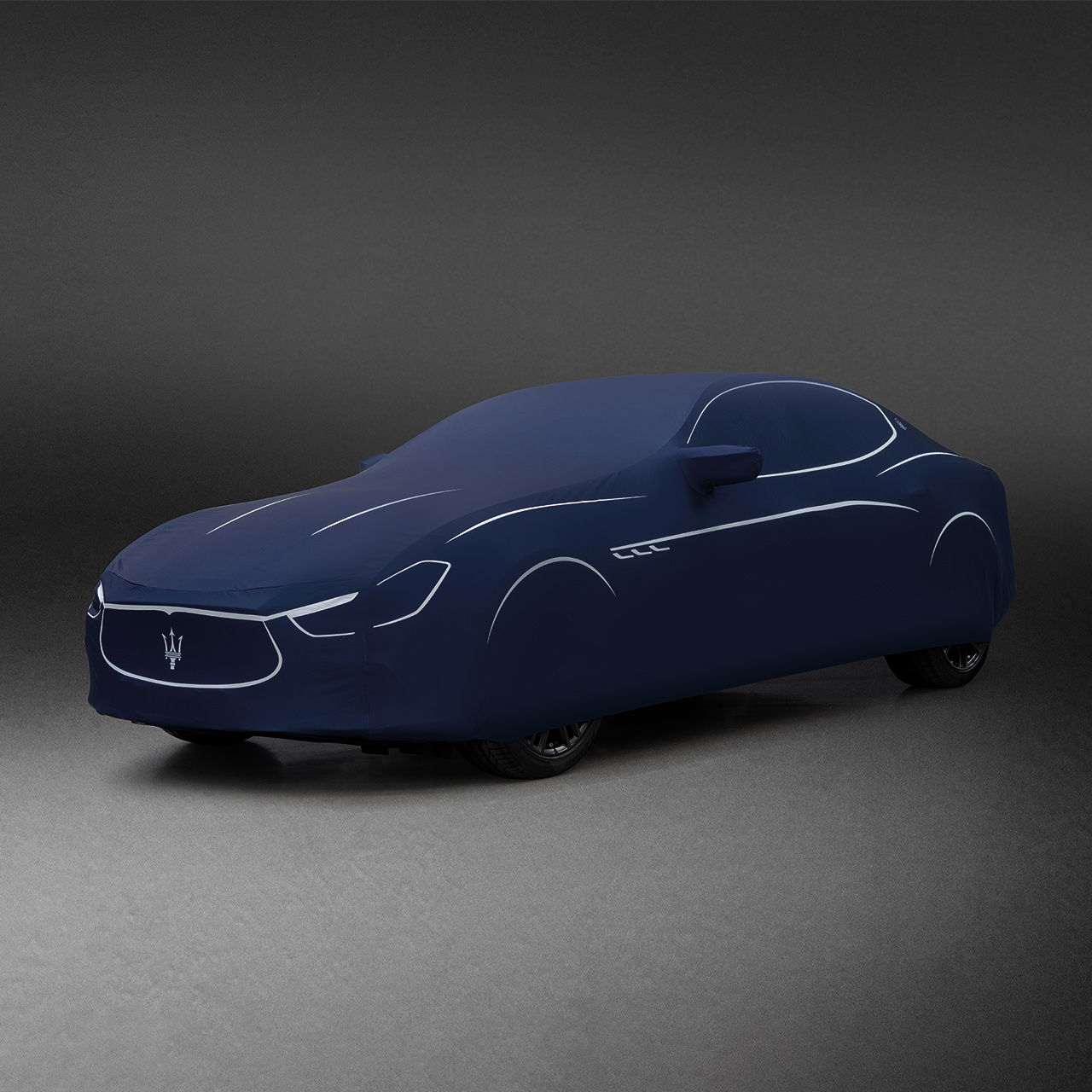 Telo copriauto blu da interni di Maserati Ghibli