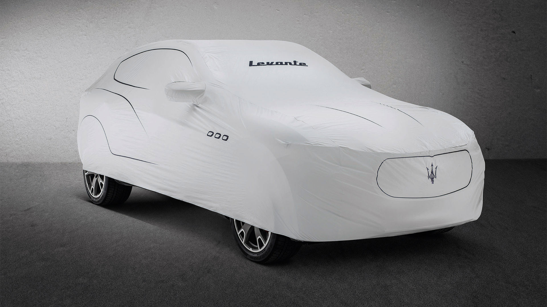 White outdoor car cover for Maserati Levante