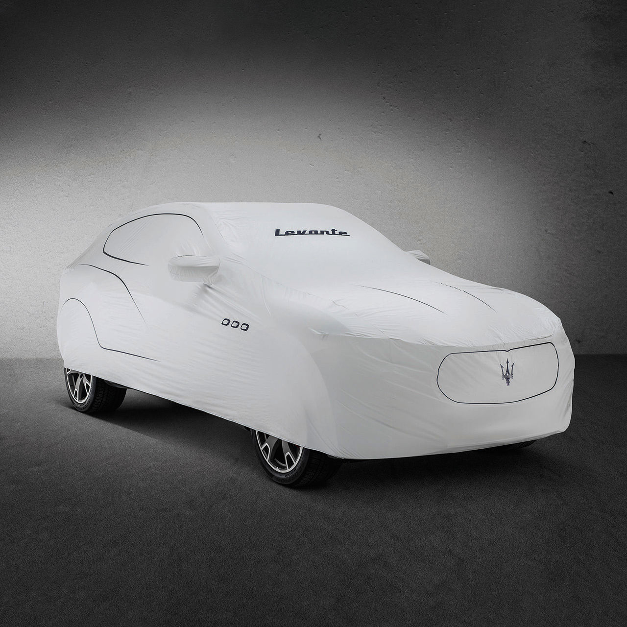 White outdoor car cover for Maserati Levante
