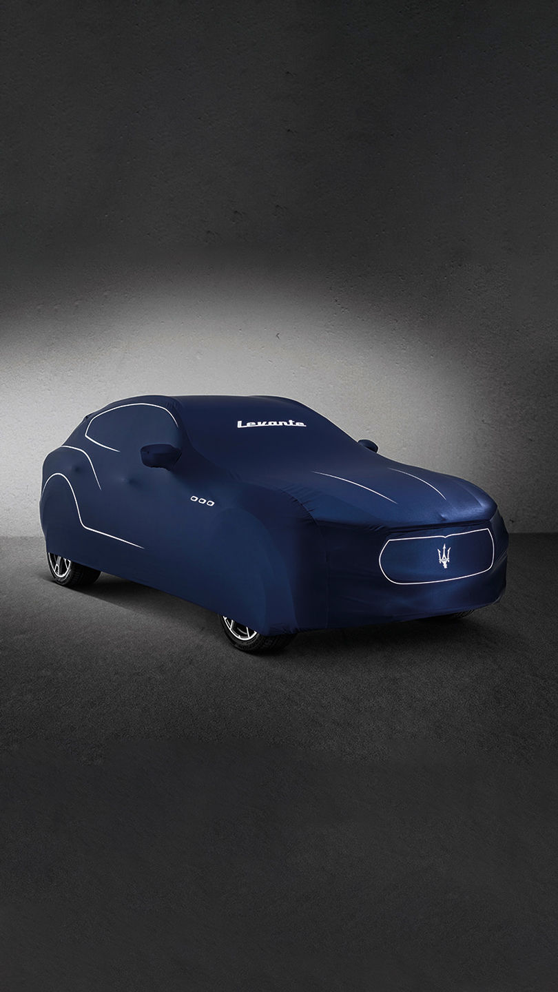 Telo copriauto blu da interni di Maserati Levante