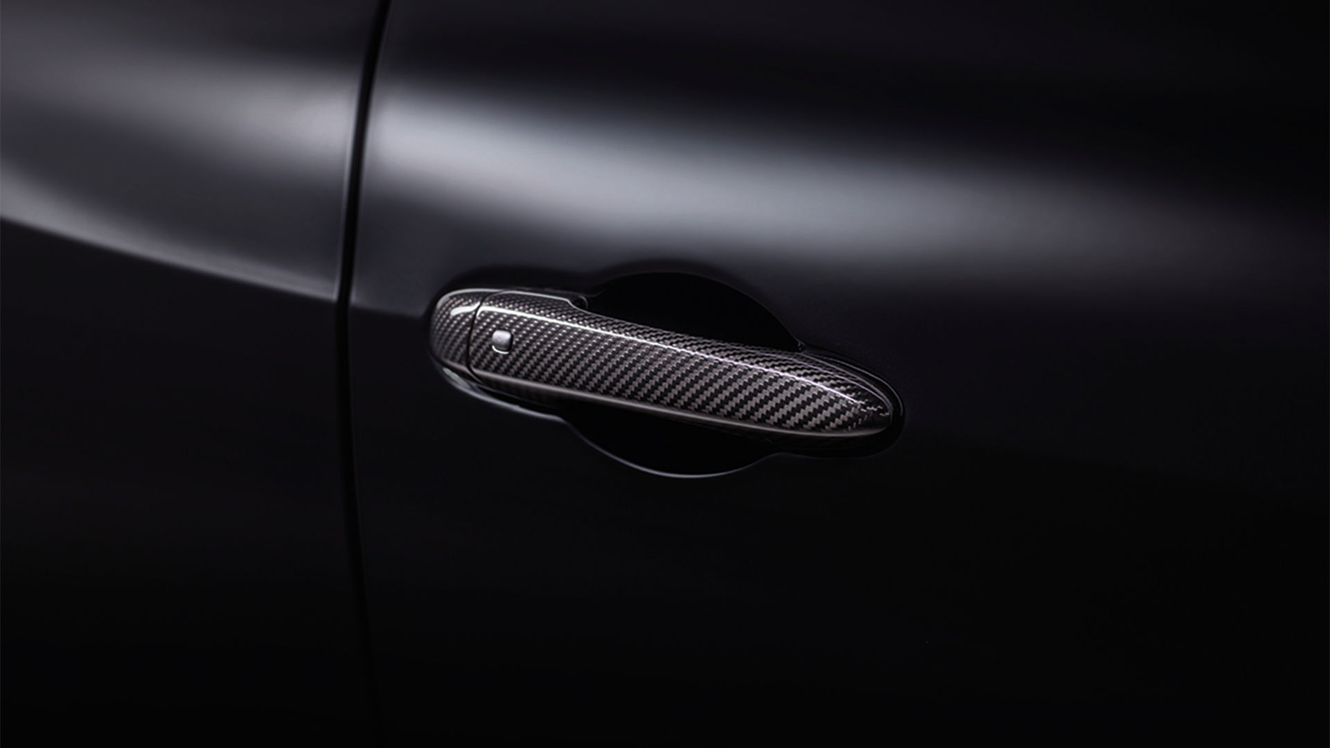Maneta de la puerta de carbono en Maserati Quattroporte