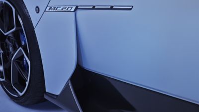 Auto Taschentuchbox für Maserati Levante Ghibli Quattroporte GT MC20 MC-20,  Auto Taschentuch Organizer Box, Auto Taschentuch-Maskenhalter-Spender,  Sonnenblende, Taschentuchhalter: : Auto & Motorrad