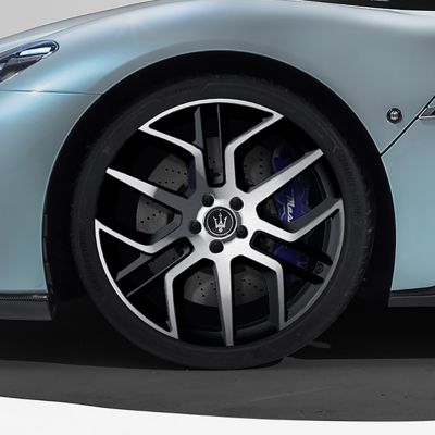 Auto Aschenbecher für Maserati MC20 2020-2023,Flammhemmendes Material  Tragbarer Rauchfreien mit LED Licht mit Deckel Selbstlöschender  Geruchsdicht aschenbecher Innenausstattung Zubehör: : Auto &  Motorrad