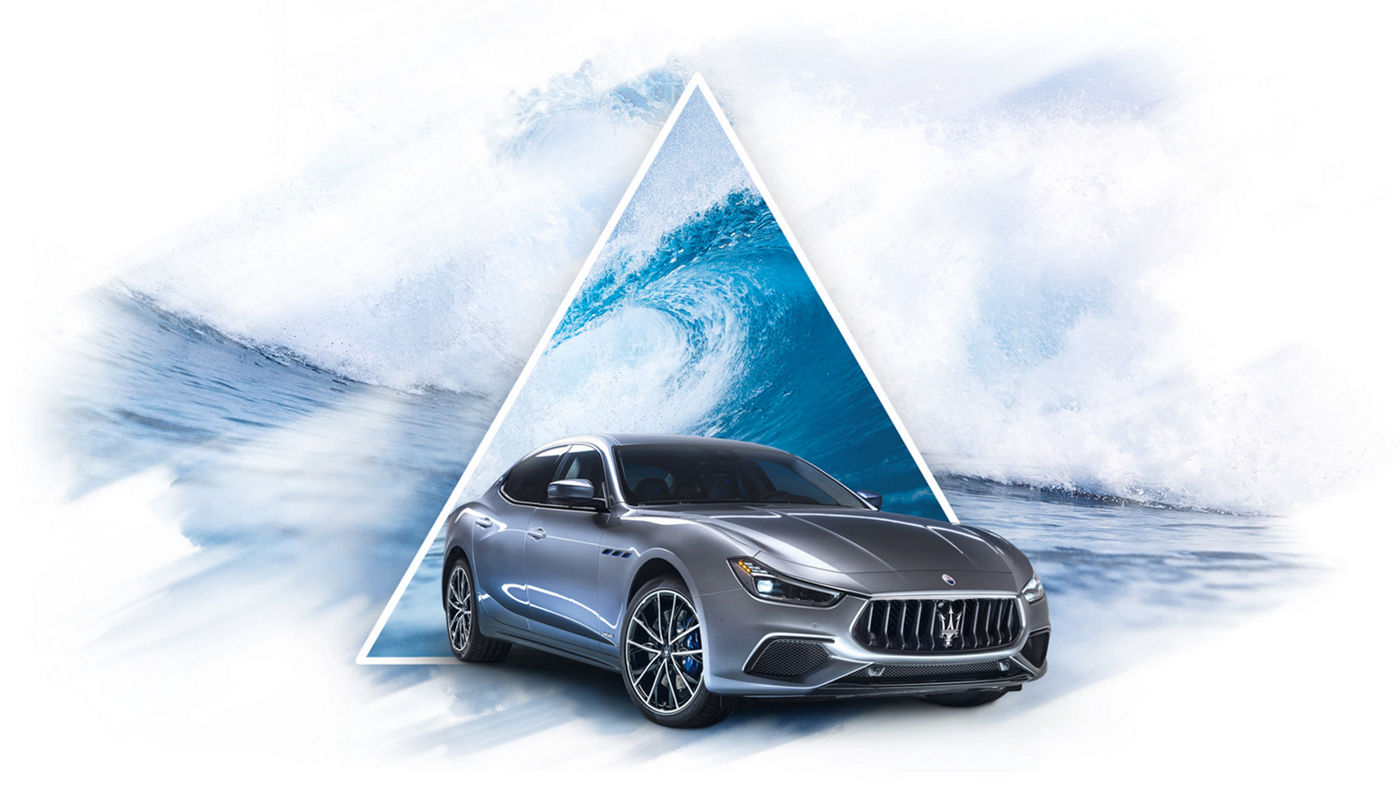 Maserati Ghibli sobre una onda