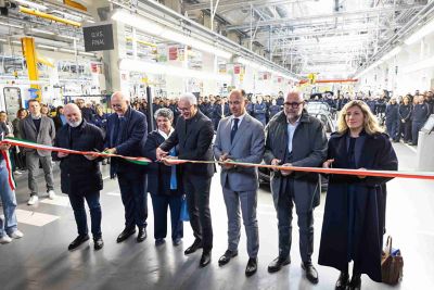 maserati-factory-red-ribbon-cutting-desktop