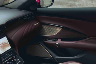 maserati-meccanica-lirica-internal-design-dashboard-handle-desktop