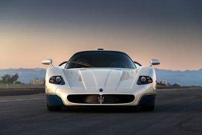 maserati-mc12-stradale-front-view-white-desktop
