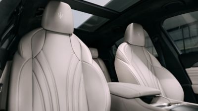 maserati-seats-white-internal-desktop