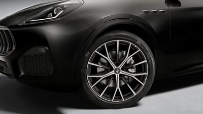 grecale-nerissimo-left-wheel