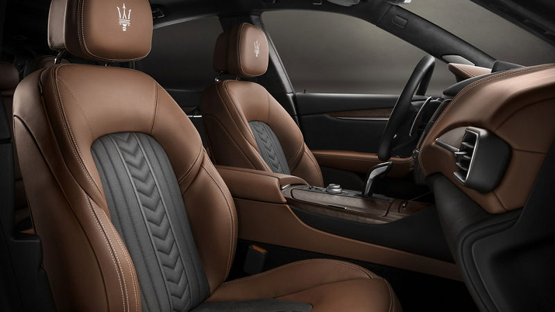 Maserati - Détail de sièges et intérieurs - Marrone