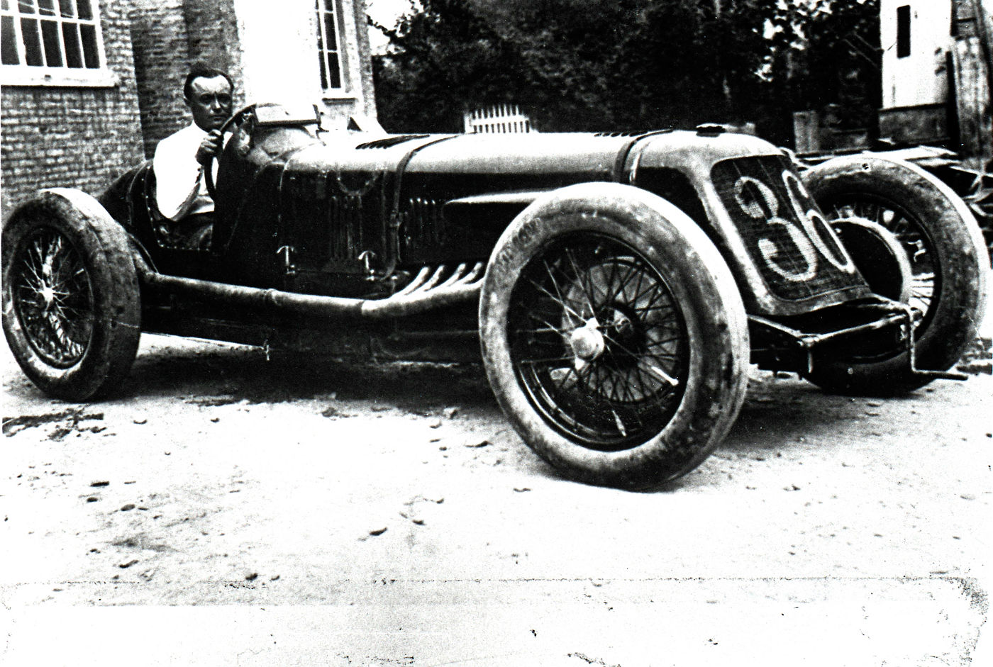 Mario Borzacchini and Tipo V4 at Bologna, 1929