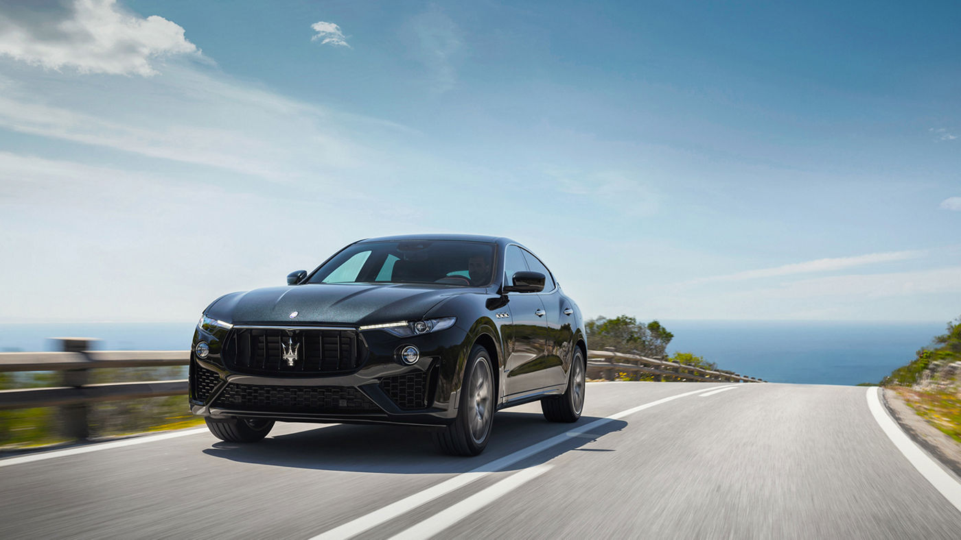 Maserati Levante in Fahrt, Frontansicht des Luxus-SUVs