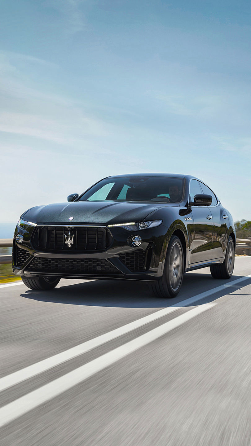 Maserati Levante in Fahrt, Frontansicht des Luxus-SUVs