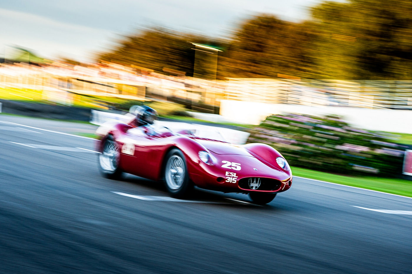 Modelo Maserati clásico 4PORTE durante el Goodwood Festival of Speed