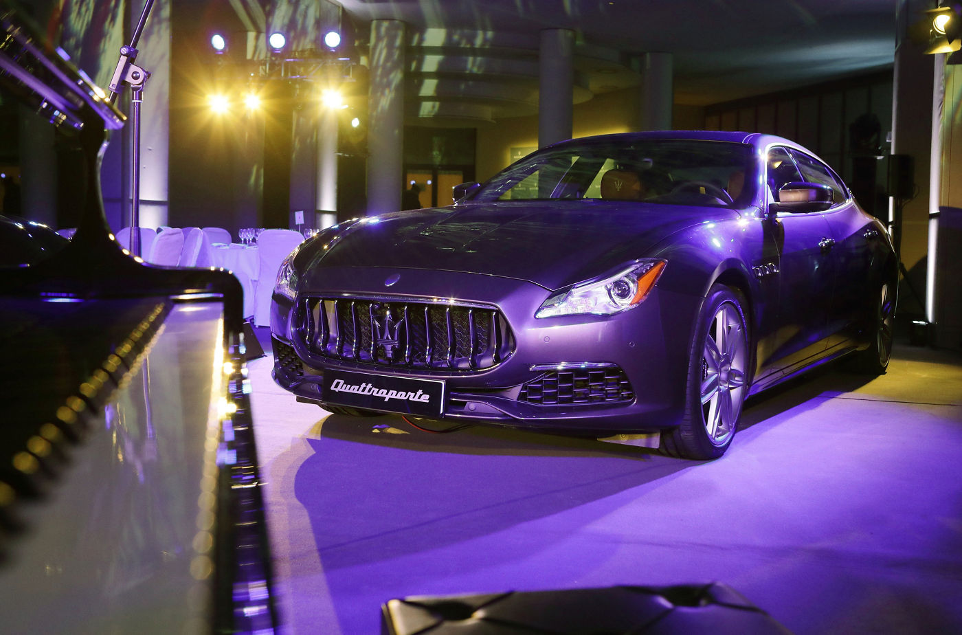 Maserati Quattroporte en cena de gala