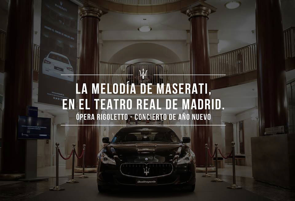 Inscripción blanca "La melodía de Maserati en el Teatro Real de Madrid" con fondo Maserati Quattroporte