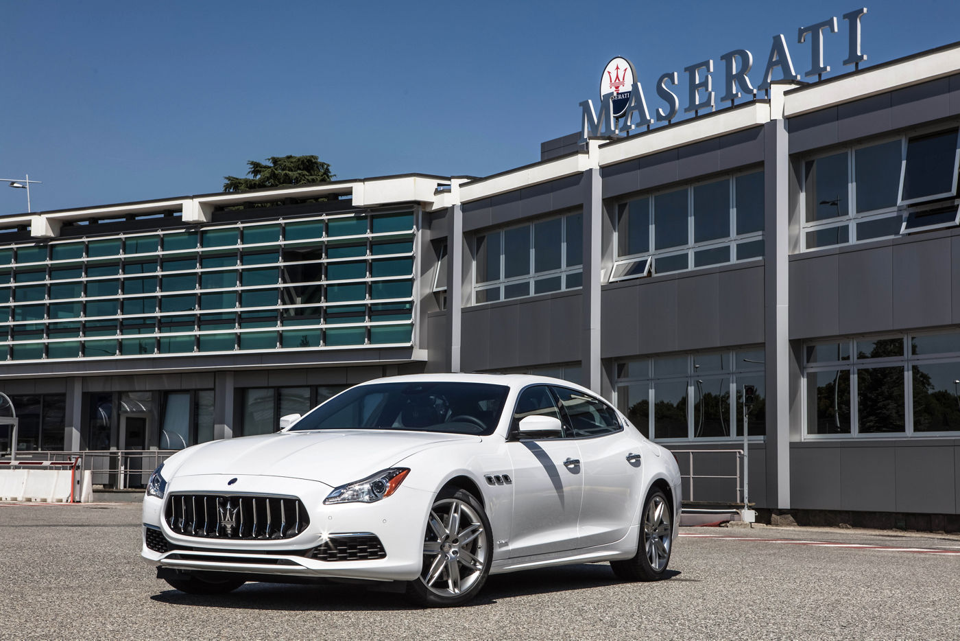 Maserati-Quattroporte-GTS-Granlusso-Tribute-to-Venetian-Heritage