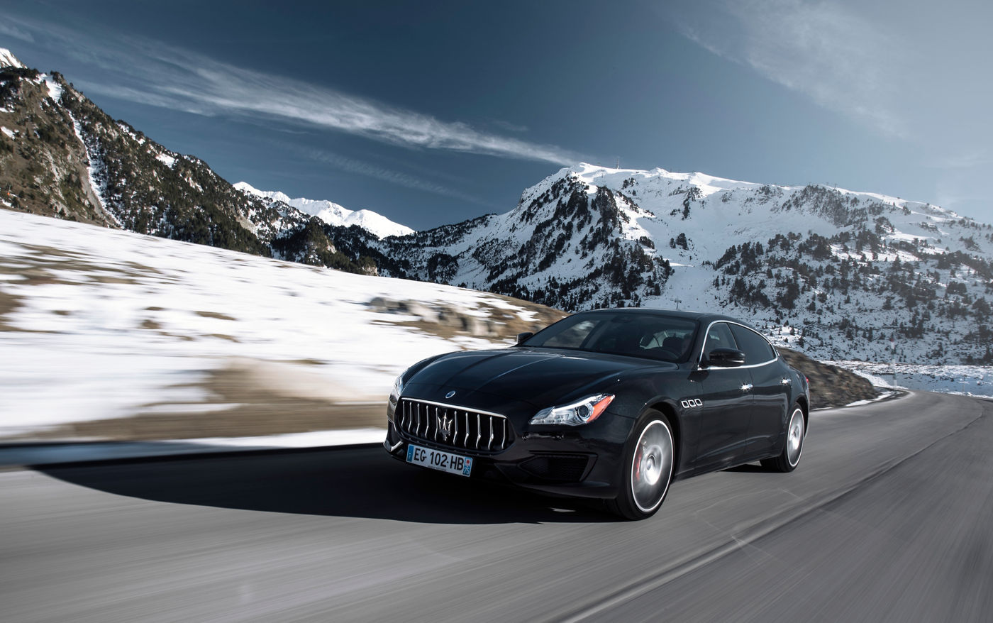Maserati Quattroporte en la nieve