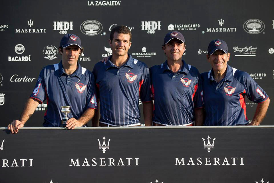 Jugadores de polo para partido de polo patrocinado por Maserati