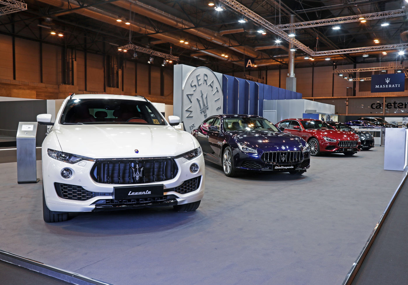 Exposición de vehículos Maserati