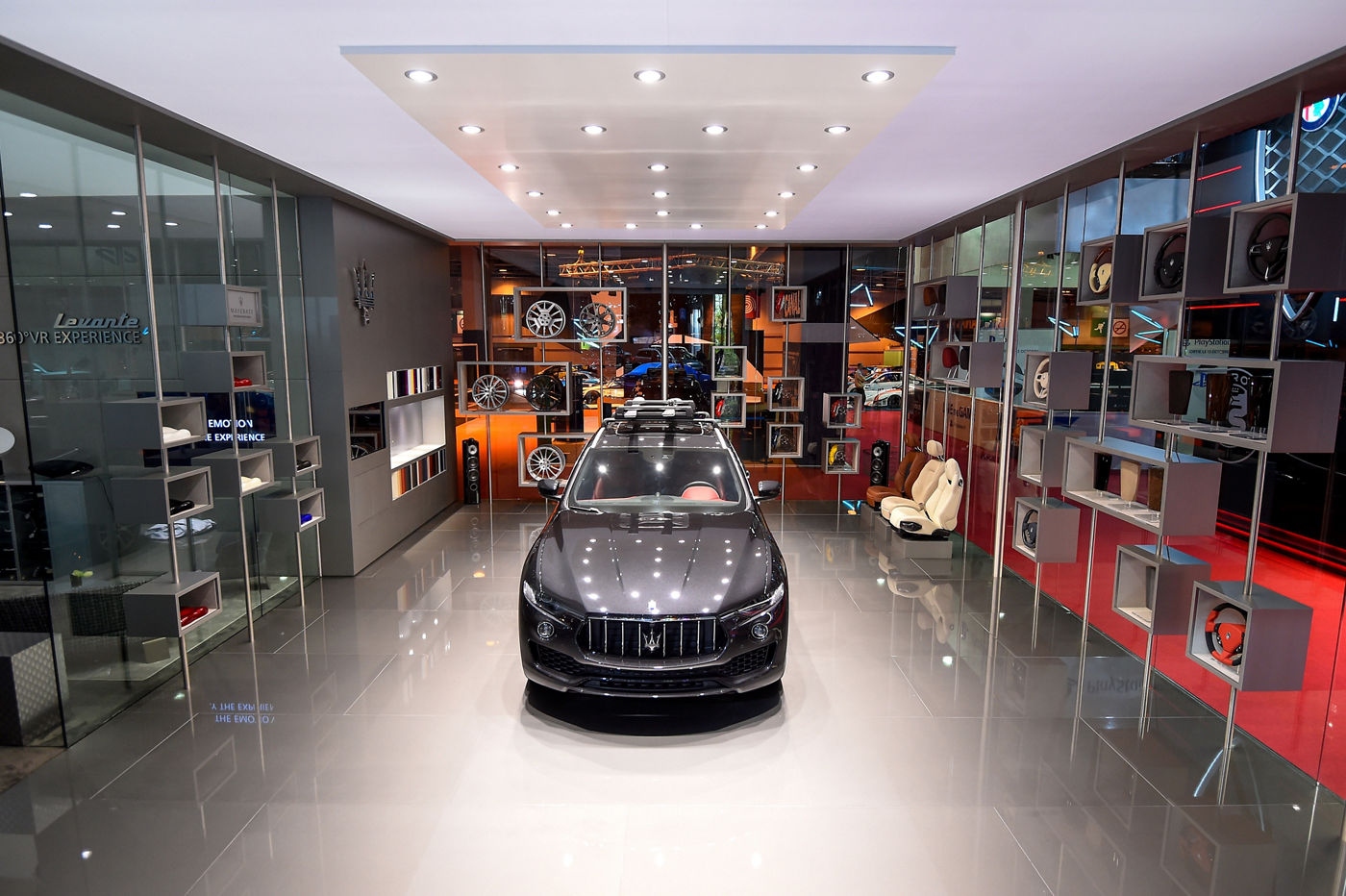 Maserati Levante en en salón de automóvil de París en 2016