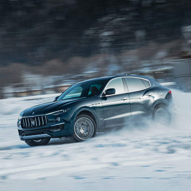 Maserati Levante Royale en marcha en la nieve