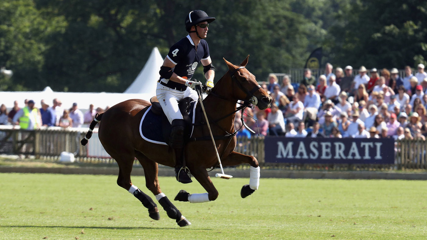 Il Principe William a cavallo durante il torneo internazionale di polo de La Martina e Maserati