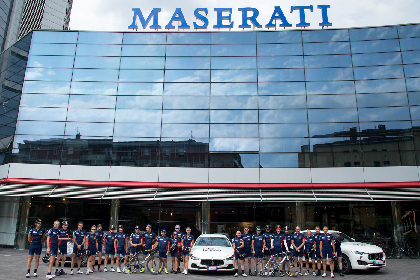 Showroom Maserati visto dall'esterno