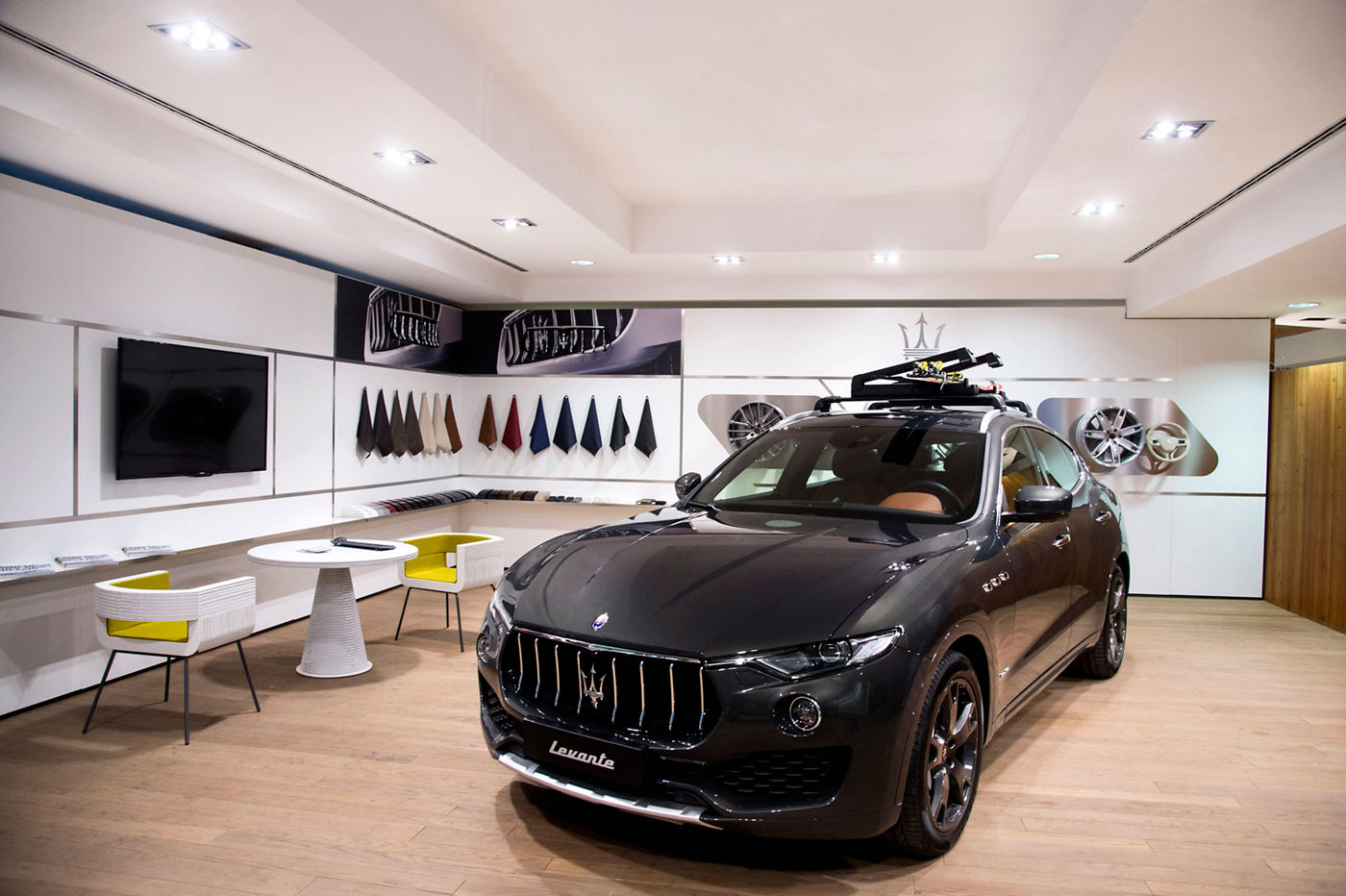 Maserati Levante nell'area configurazione della Maserati Winter Lounge