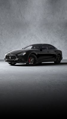 Maserati Ghibli Modena nera