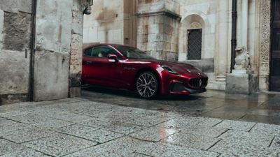 maserati-meccanica-lirica-jp-granturismo-driving-around-the-corner-desktop