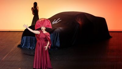 maserati-meccanica-lirica-jp-granturismo-on-teathre-stage-with-car-cover-on-desktop