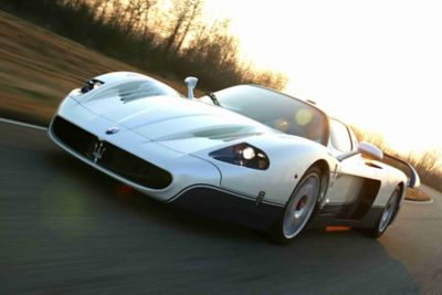 maserati-mc12-driving-trough-circuit-desktop