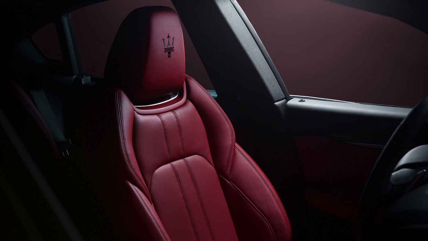 LV_front_seats_1920x1080