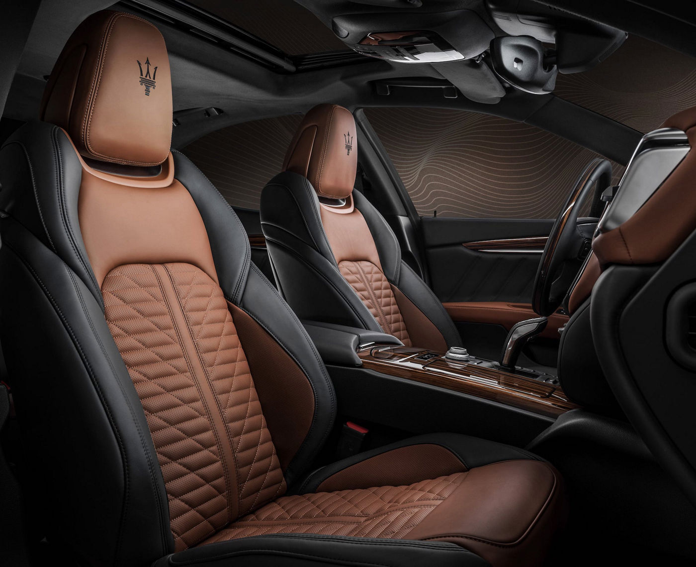 06-Maserati-Royale-Special-Series---Two-tone-Pieno-Fiore-leather-interior-min