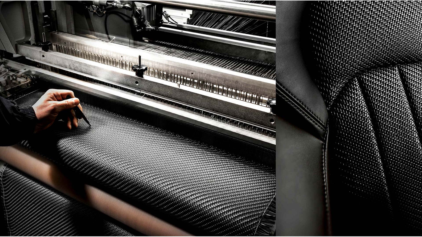 Maserati - Intérieurs en PELLETESSUTA  (en cuir tissé) créés par Ermenegildo Zegna et détail d'une machine qui sert à la fabrication artisanale du cuir tissé.