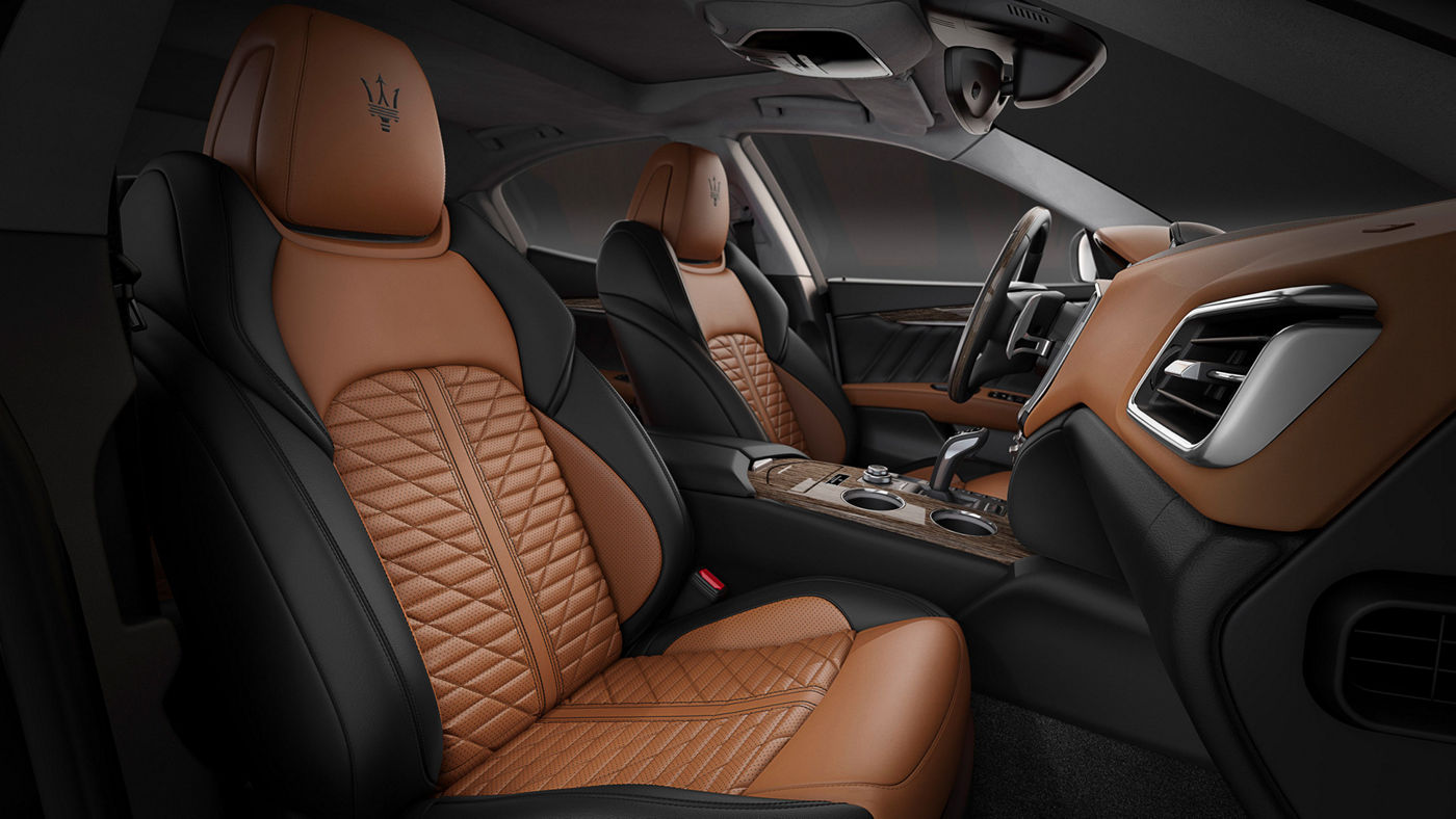 Tan and black Piano Fiore natural leather seats - Maserati Ghibli Edizione Nobile interior
