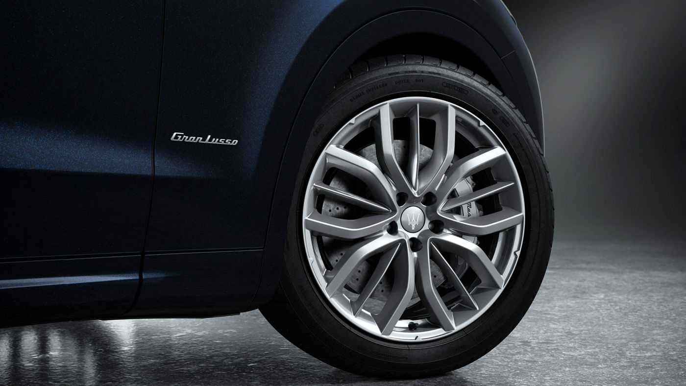 Maserati Levante Edizione Nobile - exterior detail - Efesto rims with silver brake callipers