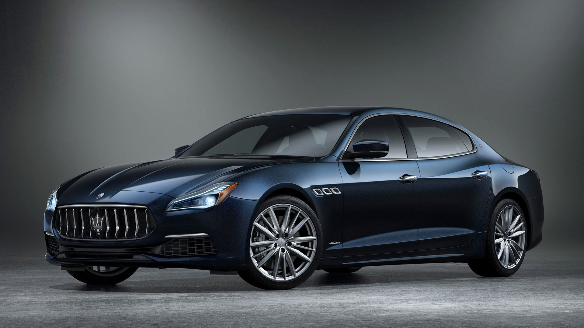 Maserati Quattroporte Edizione Nobile - vue latérale - couleur Bleu Nobile (bleu roi)