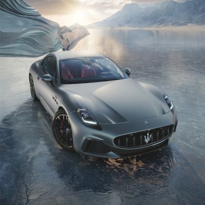 Front view of the slate grey Maserati GranTurismo, new Fuoriserie winter version