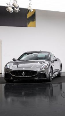 an-italian-dream-hero-mobile