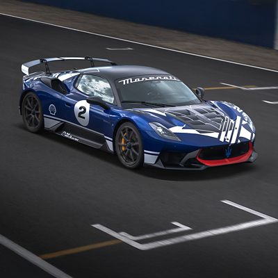 master-maserati-driving-experience-side-front-view-car-stopped-on-the-start-circiut-squared