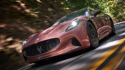 grancabrio-front-side-view-rose-desktop