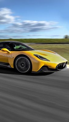 mc20-front-side-view-yellow-mobile