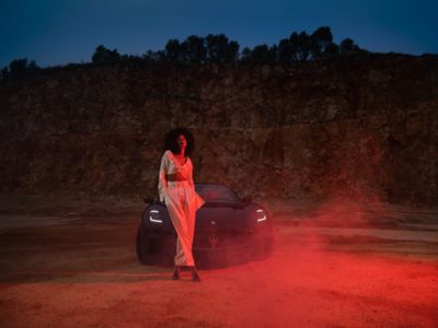 grancabrio-trofeo-woman-standing-front-mobile