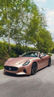 grancabrio-trofeo-running-street-front-left-view-mobile