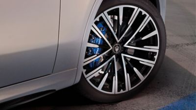granturismo-wheel-detail-view-desktop