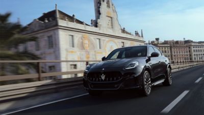 grecale-trofeo-running-front-left-view-desktop