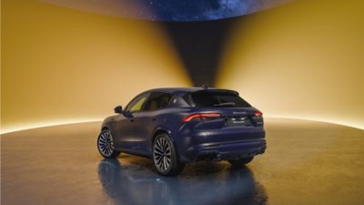 grecale-lumina-side-back-view-desktop